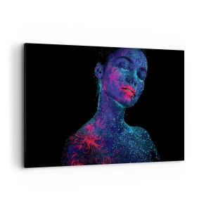 Cuadro sobre lienzo - Impresión de Imagen - Retrato de una mujer en colores neón sobre un fondo negro. - 120x80cm - En polvo de estrellas - Decoración de pared moderna para salón y dormitorio ARTTOR