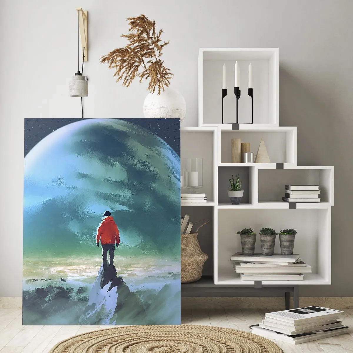 Cuadro sobre vidrio - Impresiones sobre Vidrio - Un hombre con una chaqueta roja de pie frente a un gran planeta con estrellas en el fondo. - 70x100cm - Descubridor de una nueva Tierra - Decoración de pared moderna para salón y dormitorio ARTTOR