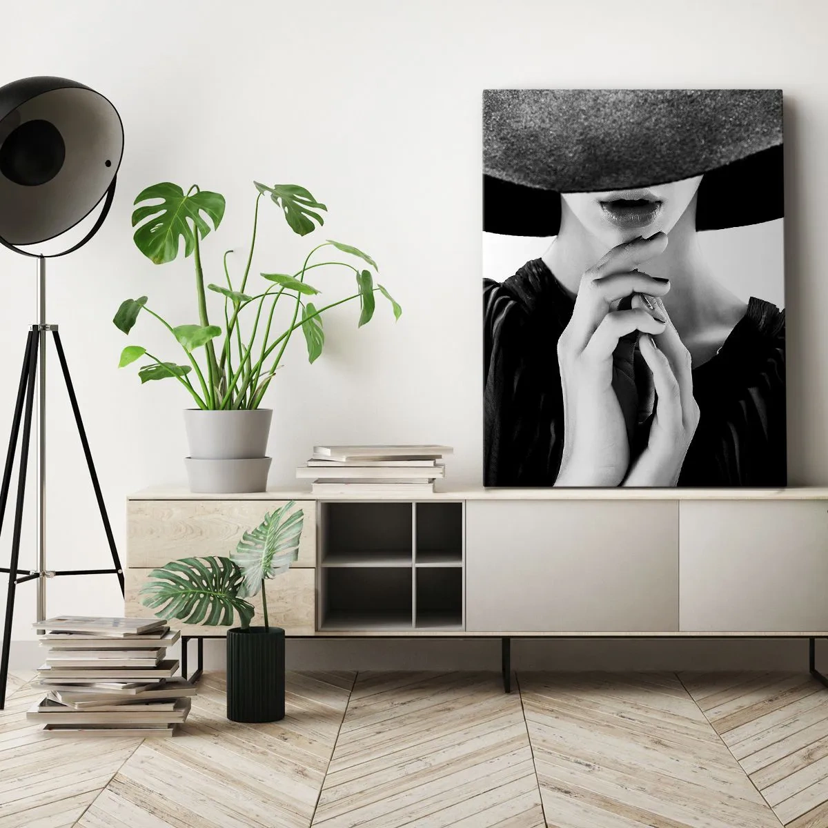 Cuadro sobre lienzo - Impresión de Imagen - Mujer elegante con un gran sombrero en tonos blanco y negro. - 70x100cm - Belleza oculta - Decoración de pared moderna para salón y dormitorio ARTTOR