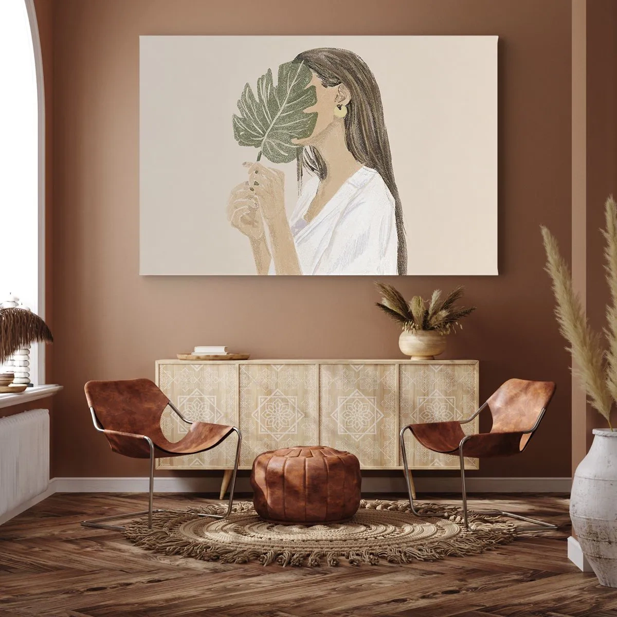 Cuadro sobre lienzo - Impresión de Imagen - Retrato de una mujer con una hoja de monstera sobre un fondo beige. - 100x70cm - Retrato misterioso con un abanico - Decoración de pared moderna para salón y dormitorio ARTTOR