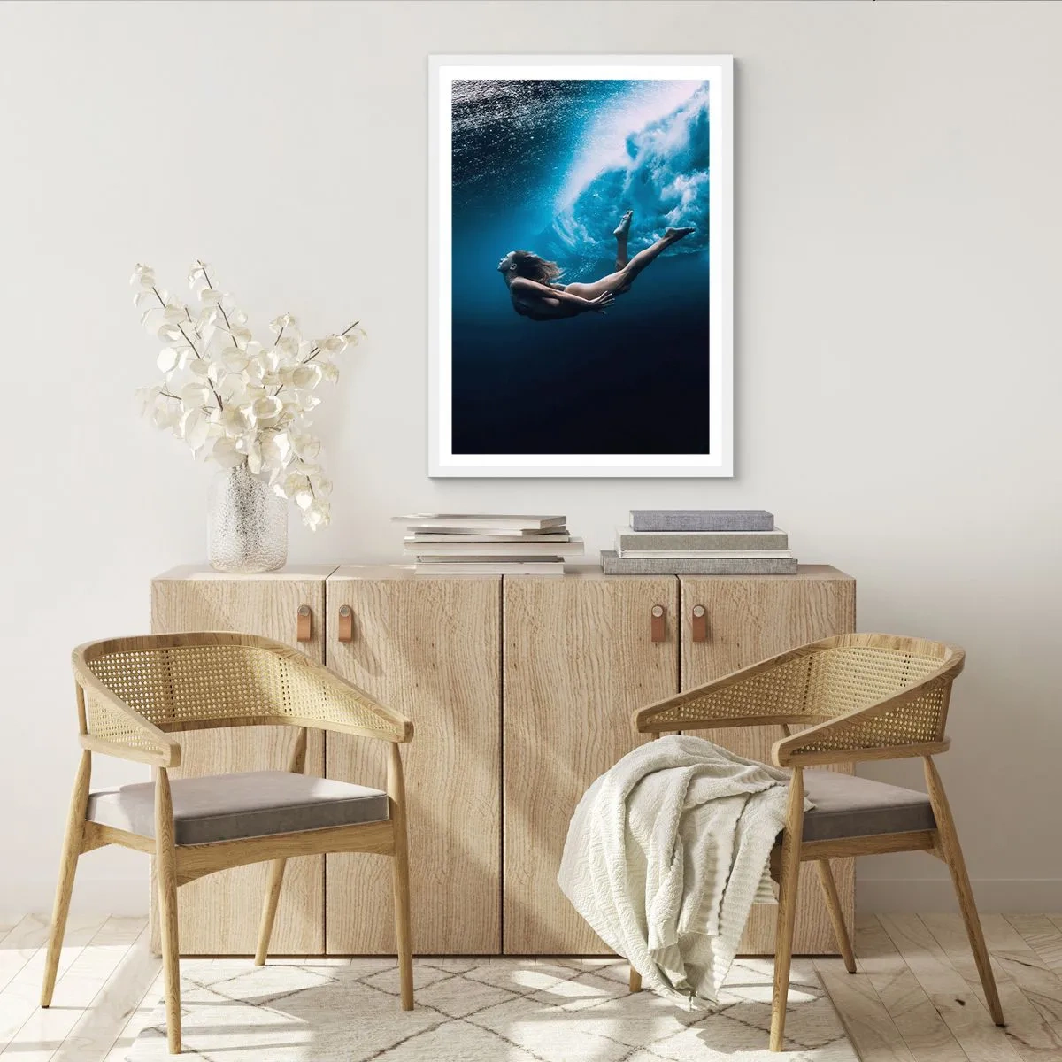 Póster en marco blanco - Una sirena contemporánea - 70x100 cm