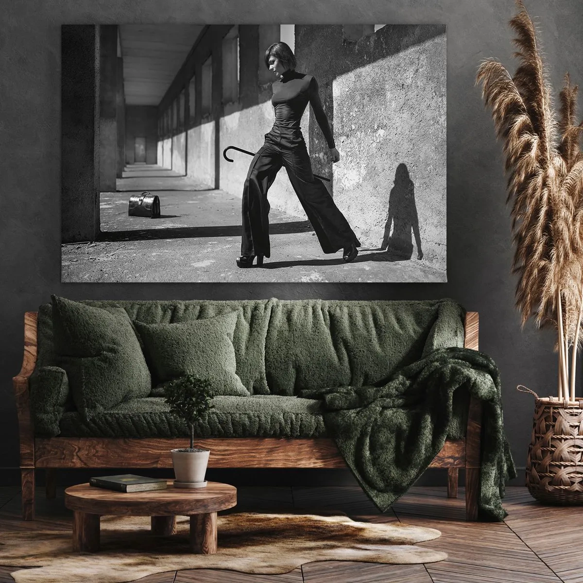 Cuadro sobre lienzo - Impresión de Imagen - Mujer elegante en un entorno industrial. - 70x50cm - Elegancia urbana - Decoración de pared moderna para salón y dormitorio ARTTOR