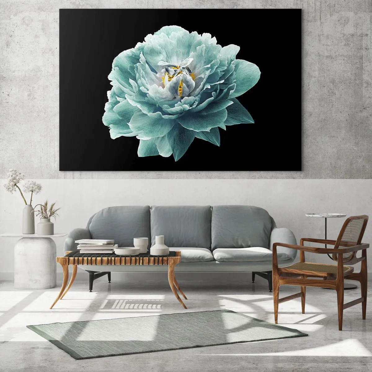 Cuadro sobre vidrio - Impresiones sobre Vidrio - Una flor turquesa con un centro amarillo sobre un fondo negro en un estilo glamoroso. - 120x80cm - Pétalos azules y dorados - Decoración de pared moderna para salón y dormitorio ARTTOR