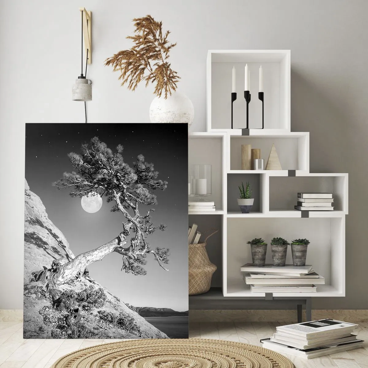 Cuadro sobre vidrio - Impresiones sobre Vidrio - Un árbol inclinado en una ladera con la luna al fondo. - 50x70cm - Un guerrero victorioso - Decoración de pared moderna para salón y dormitorio ARTTOR