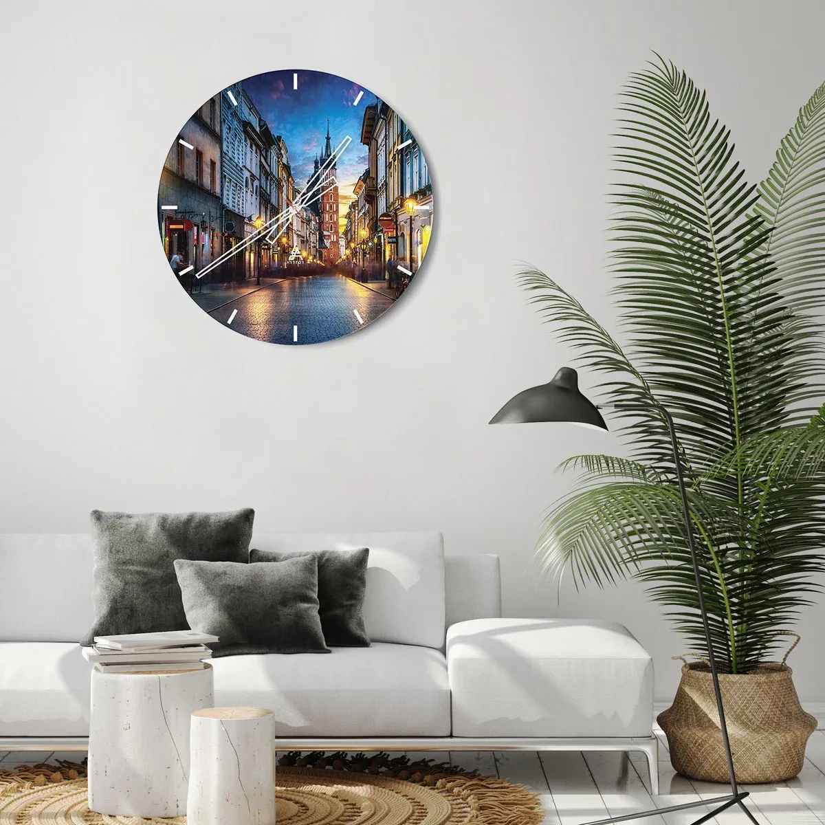 Reloj de pared - Reloj de vidrio - Una calle con vista a la Iglesia de Santa María al atardecer. - 30x30cm - El encanto de Cracovia - Decoración de pared moderna para salón, cocina y dormitorio ARTTOR