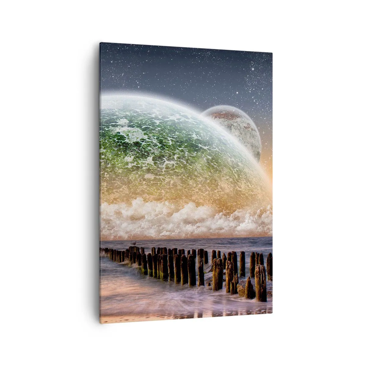 Cuadro sobre lienzo - Impresión de Imagen - Un paisaje fantástico con un gran planeta sobre el mar y un muelle de madera. - 70x100cm - Y el mundo emergió del agua - Decoración de pared moderna para salón y dormitorio ARTTOR