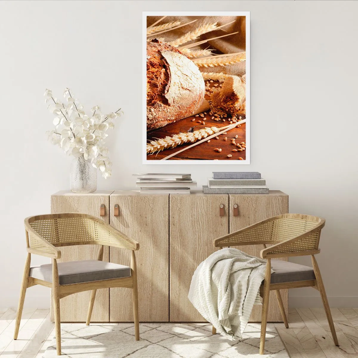 Póster - Pan sobre una mesa de madera con espigas de trigo - 50x70cm - Apetitoso, fragante, crujiente - Decoración de pared moderna para salón y dormitorio ARTTOR