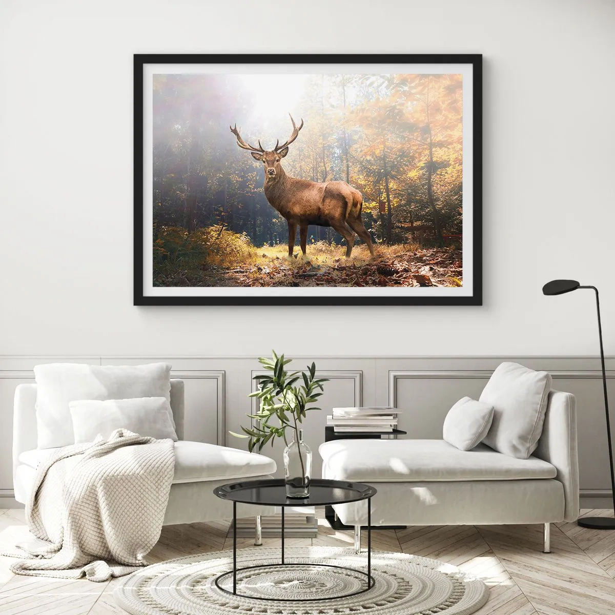 Póster en marco negro - Ciervos en el bosque otoñal con rayos de sol. - 100x70cm - Con toda la majestuosidad - Decoración de pared moderna para salón y dormitorio ARTTOR