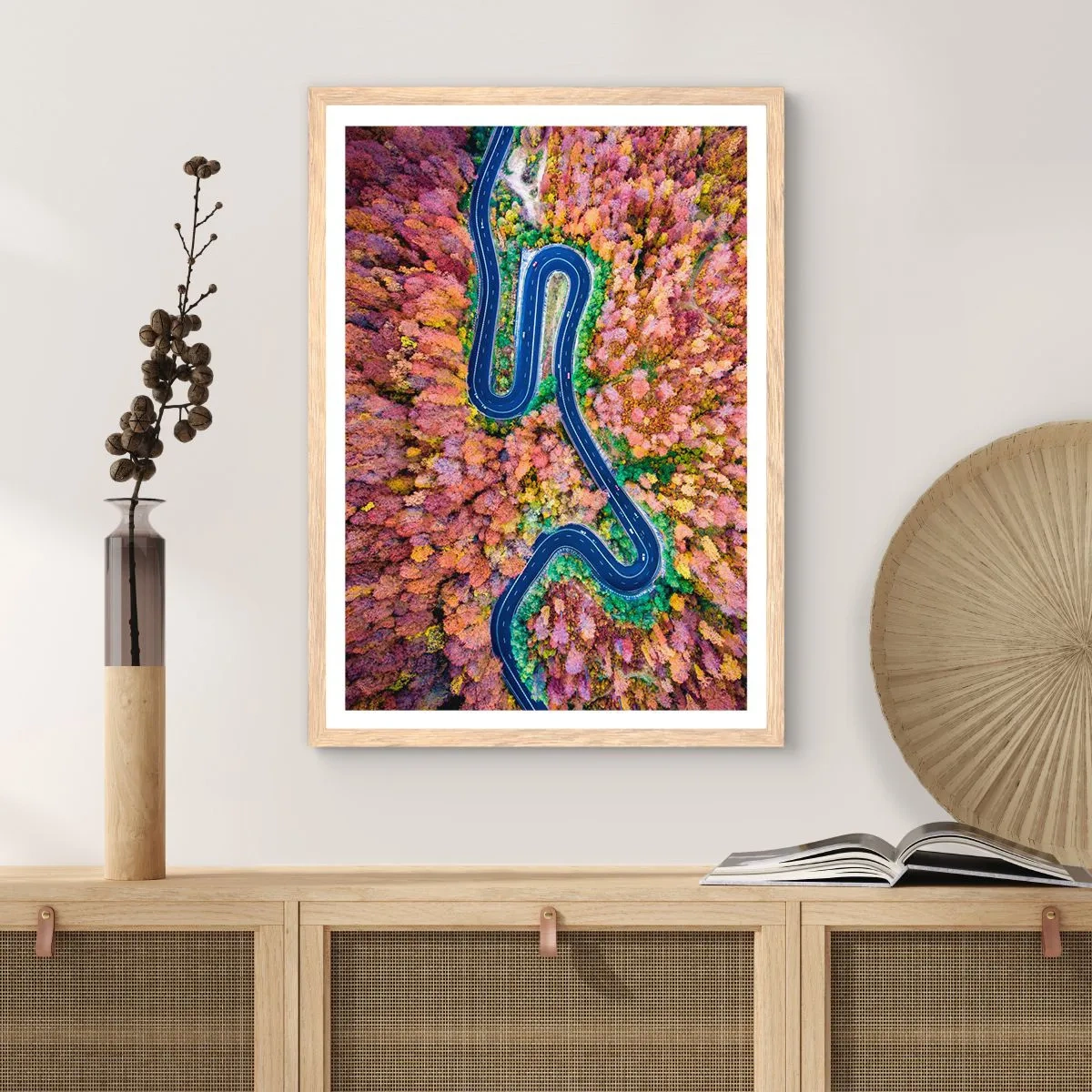 Póster en marco roble claro - Un camino sinuoso a través del bosque - 40x50 cm