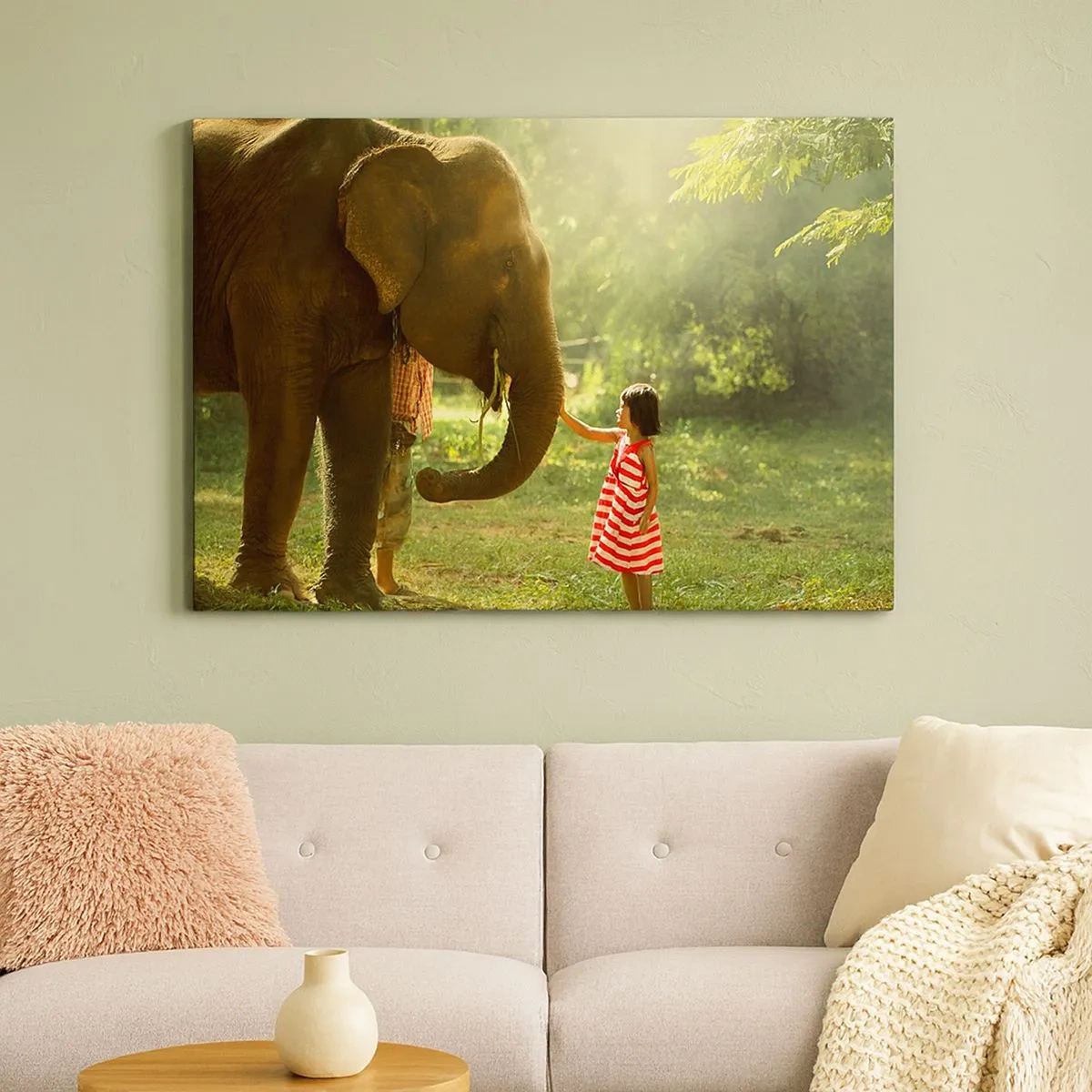 Cuadro sobre lienzo - Impresión de Imagen - Una niña con un vestido rojo tocando un elefante en el bosque. - 70x50cm - El poder de la amistad - Decoración de pared moderna para salón y dormitorio ARTTOR
