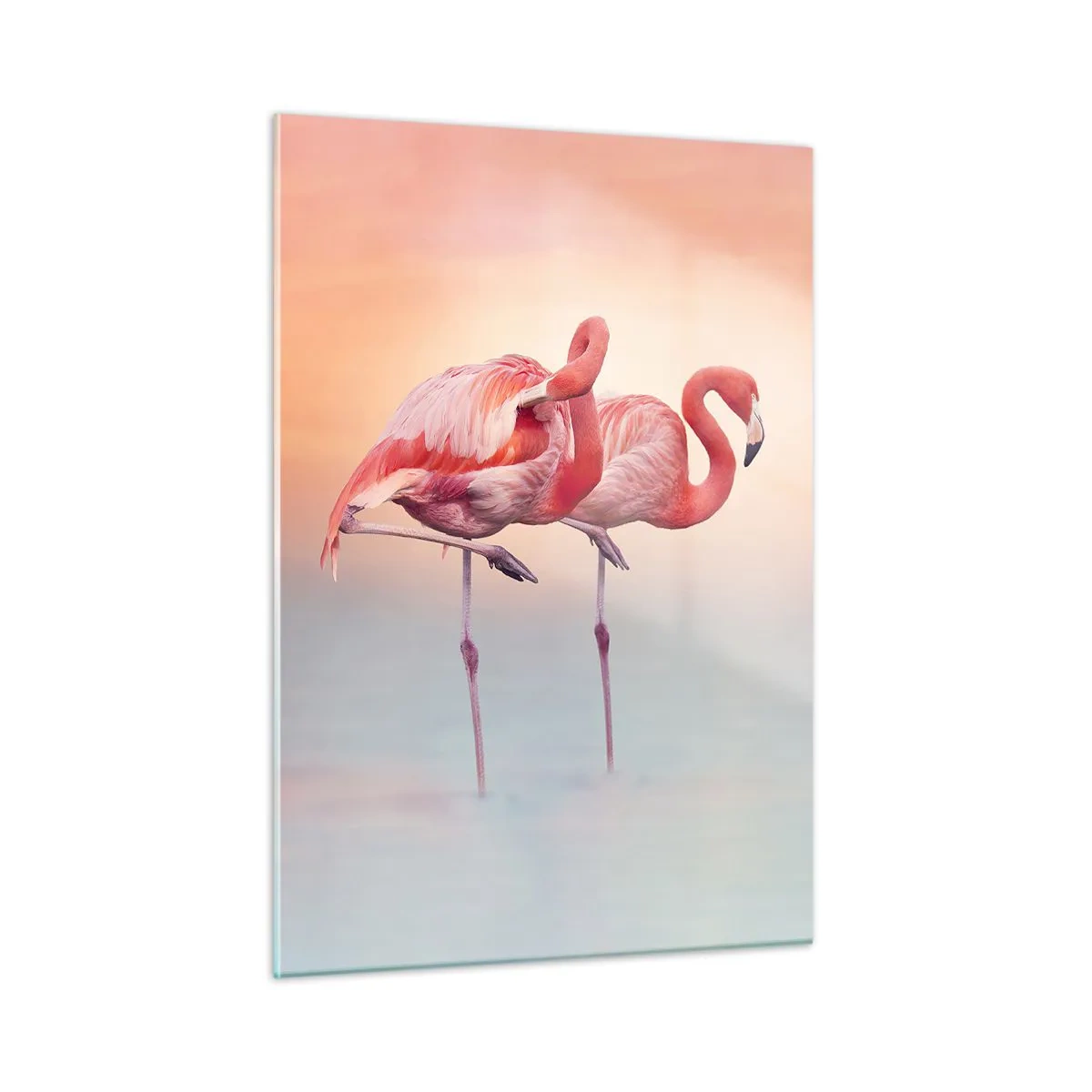 Cuadro sobre vidrio - Impresiones sobre Vidrio - Dos flamencos de pie en el agua con un fondo de atardecer pastel. - 50x70cm - Elegancia bajo el sol de poniente - Decoración de pared moderna para salón y dormitorio ARTTOR