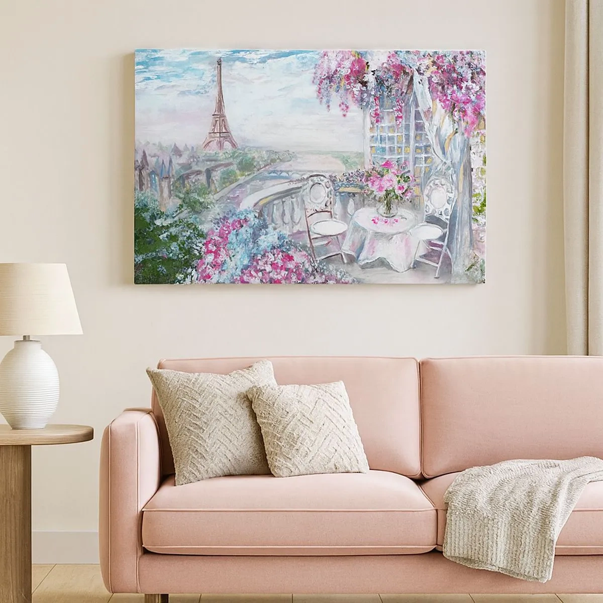 Cuadro sobre lienzo - Impresión de Imagen - Una vista romántica de París con la Torre Eiffel y un balcón lleno de flores. - 70x50cm - Mayo mágico en París - Decoración de pared moderna para salón y dormitorio ARTTOR