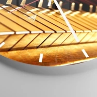 Esfera sin numeración, con rayas