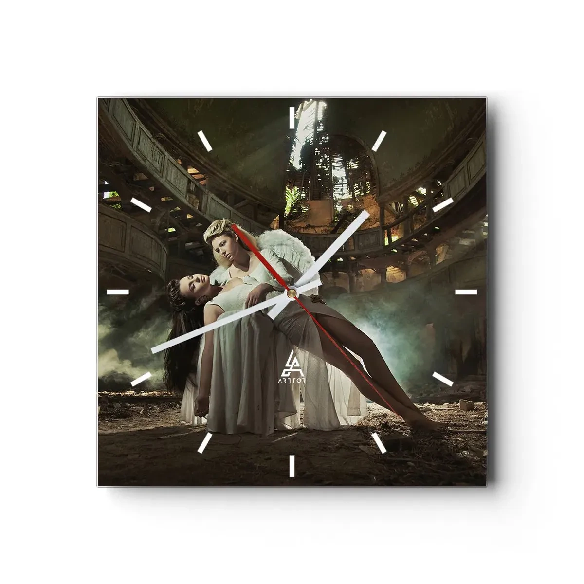 Reloj de pared - Reloj de vidrio - Dos figuras en ruinas con un juego de luces. - 30x30cm - El espíritu del viejo teatro - Decoración de pared moderna para salón y dormitorio ARTTOR