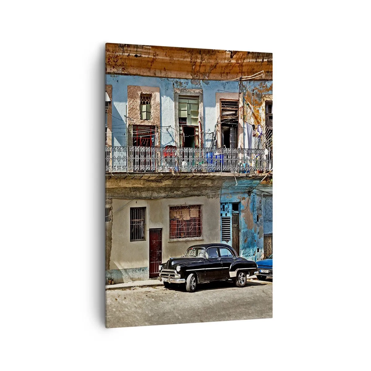 Cuadro sobre lienzo - Impresión de Imagen - Casas de vecindad coloridas y un coche clásico en el paisaje urbano - 80x120cm - Ambiente hawaiano - Decoración de pared moderna para salón y dormitorio ARTTOR