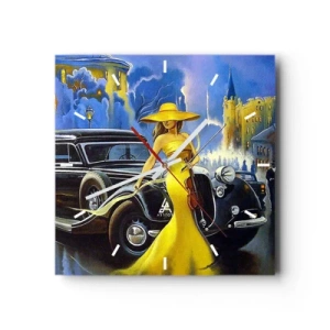Reloj de pared - Reloj de vidrio - Una mujer con un vestido amarillo con un violín junto a un coche retro. - 30x30cm - Noche de violín y pasión - Decoración de pared moderna para salón y dormitorio ARTTOR