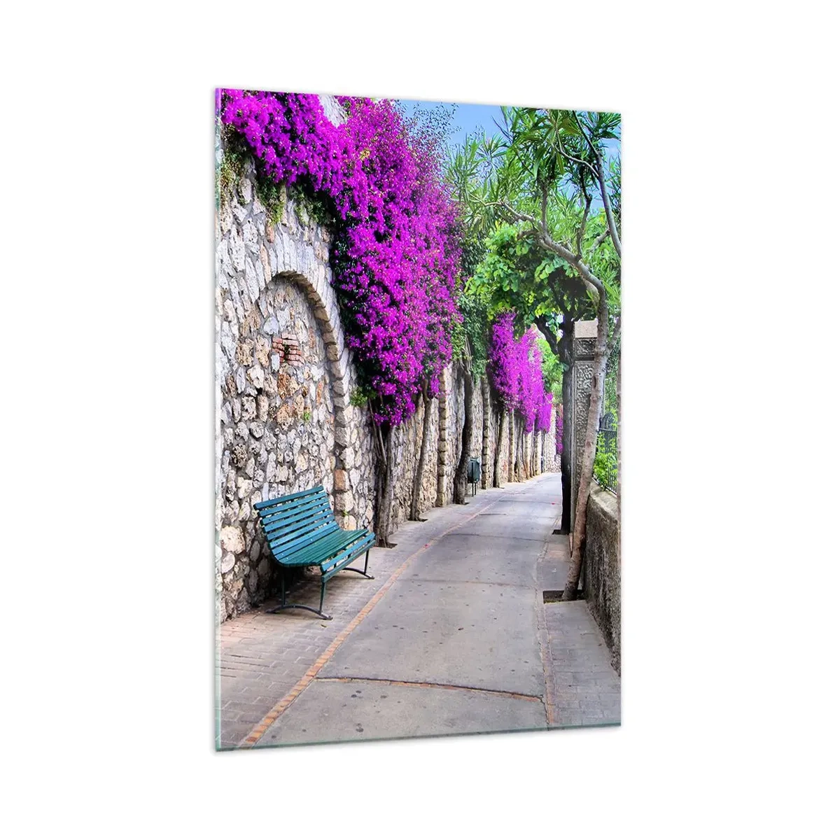 Cuadro sobre vidrio - Impresiones sobre Vidrio - Un camino de piedra con un banco y flores moradas en flor. - 80x120cm - Punto de reunión - Decoración de pared moderna para salón y dormitorio ARTTOR