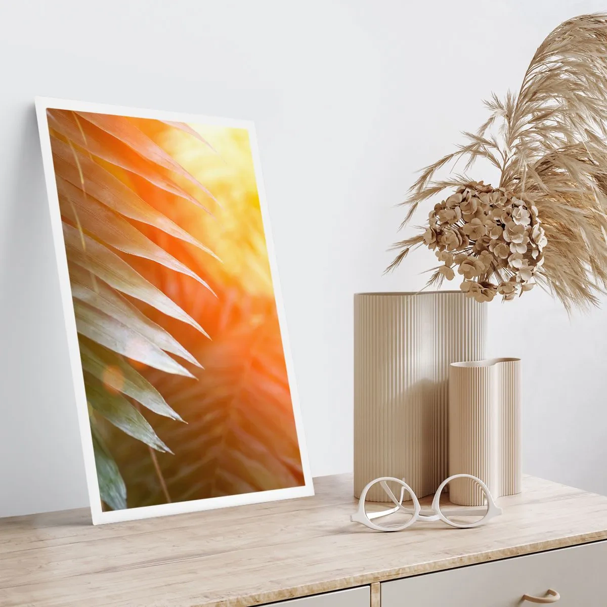 Póster - Hojas de palma a la luz del sol poniente - 50x70cm - Mañana en la selva - Decoración de pared moderna para salón y dormitorio ARTTOR