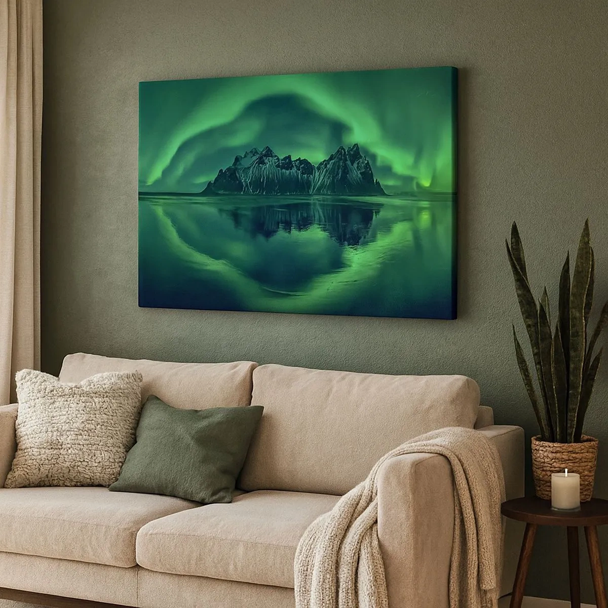 Cuadro sobre lienzo - Impresión de Imagen - Montañas rodeadas de auroras boreales reflejadas en el agua. - 70x50cm - En los brazos de la aurora - Decoración de pared moderna para salón y dormitorio ARTTOR
