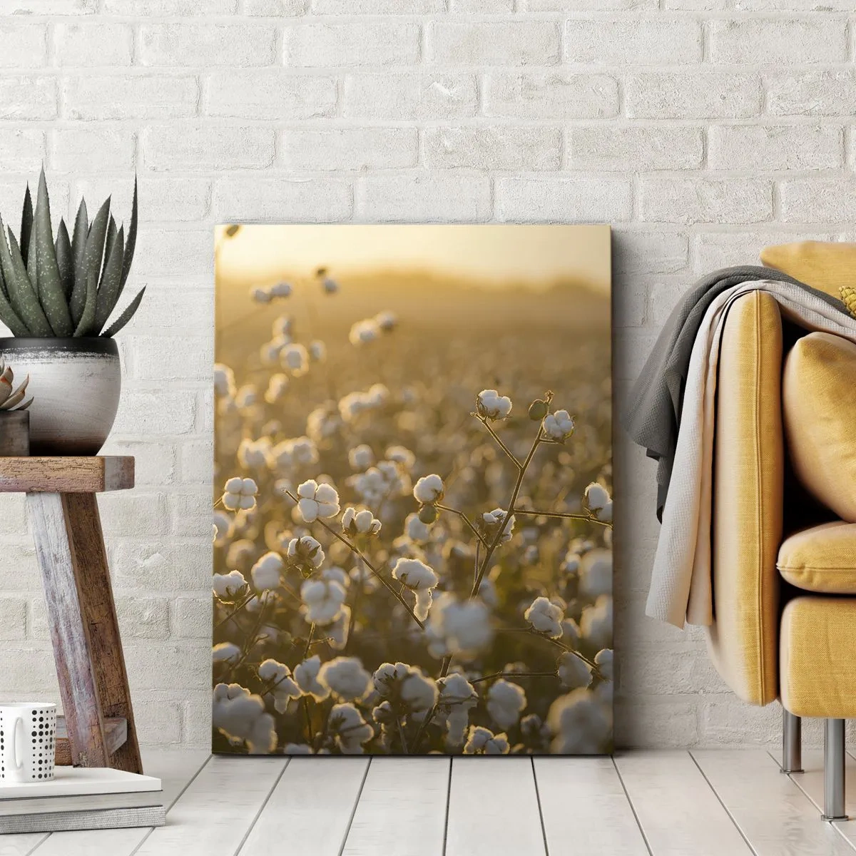 Cuadro sobre lienzo - Impresión de Imagen - Un campo de algodón bajo la cálida luz del sol poniente. - 50x70cm - Un campo esponjoso - Decoración de pared moderna para salón y dormitorio ARTTOR