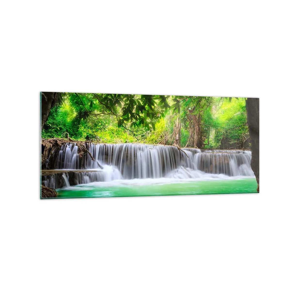 Cuadro sobre vidrio - Impresiones sobre Vidrio - Una cascada verde rodeada de densa vegetación tropical. - 120x50cm - Cascada en verde - Decoración de pared moderna para salón y dormitorio ARTTOR