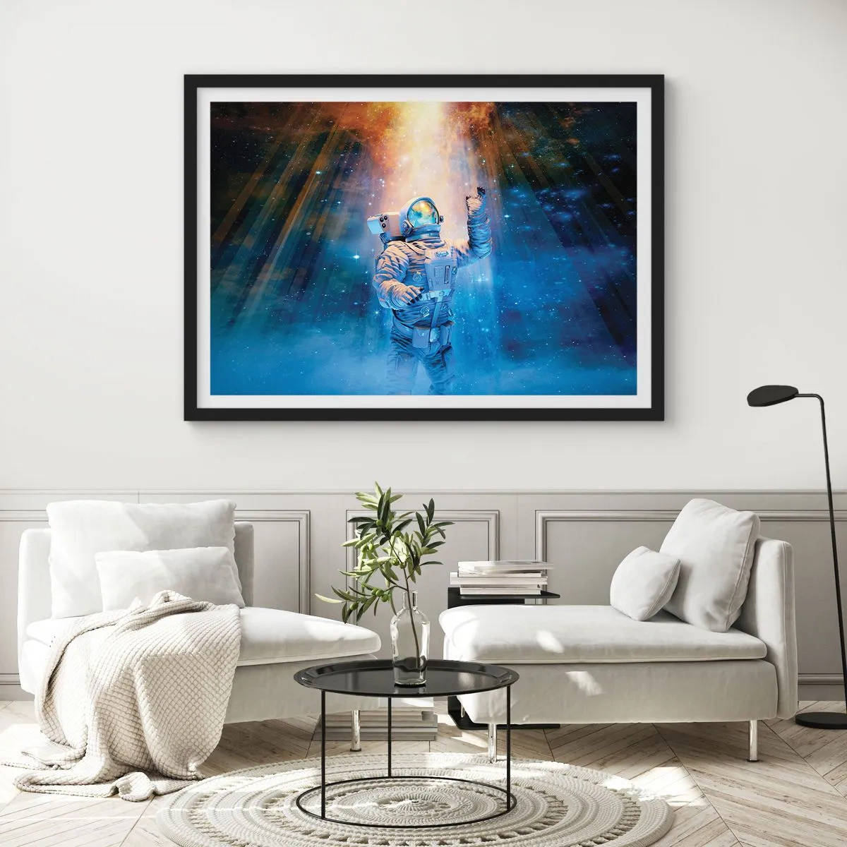 Póster en marco negro - Astronauta a la luz de una explosión cósmica llena de estrellas - 70x50cm - El descubrimiento - Decoración de pared moderna para salón y dormitorio ARTTOR