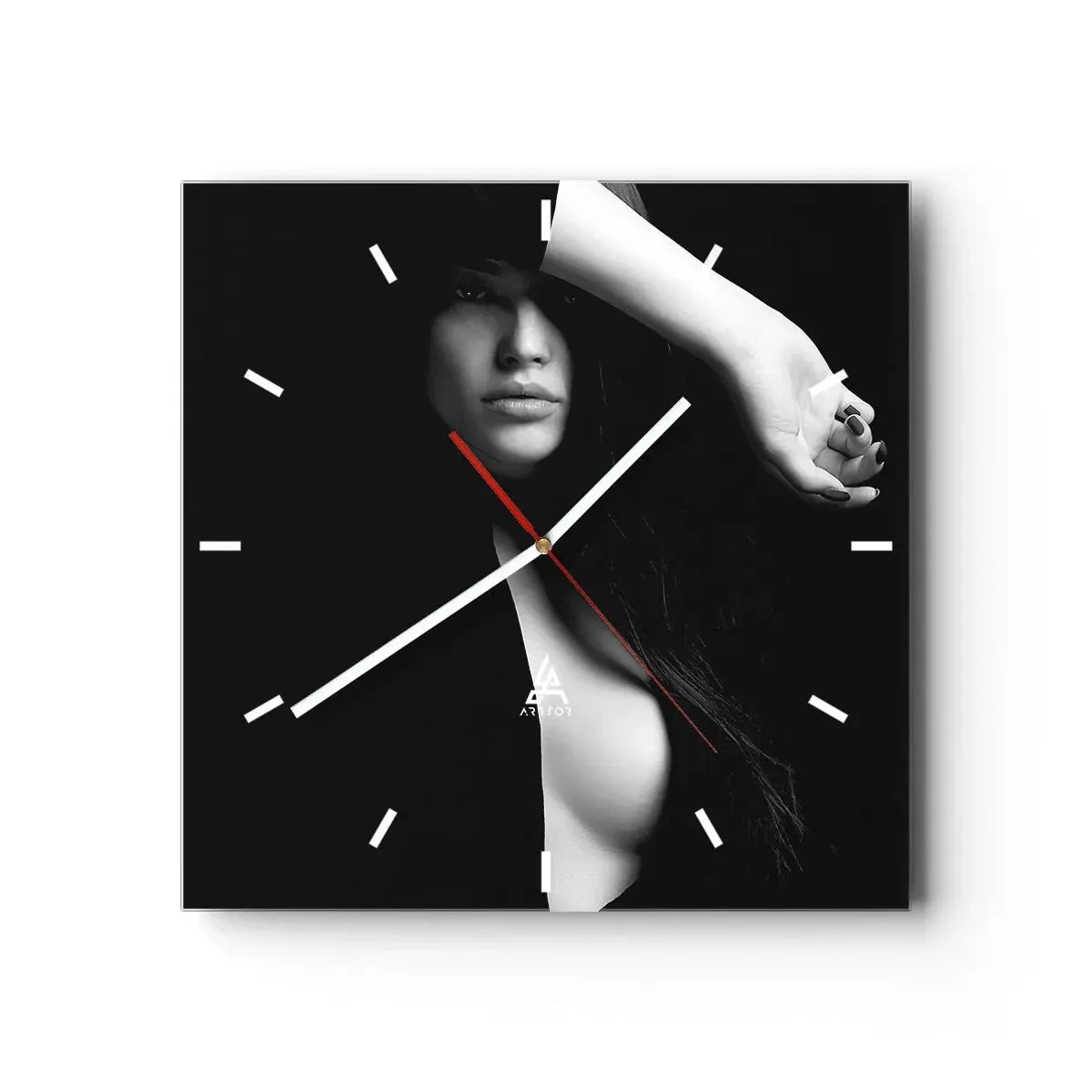 Reloj de pared - Reloj de vidrio - Retrato elegante de una mujer en blanco y negro. - 30x30cm - Escuela de seducción - Decoración de pared moderna para salón y dormitorio ARTTOR