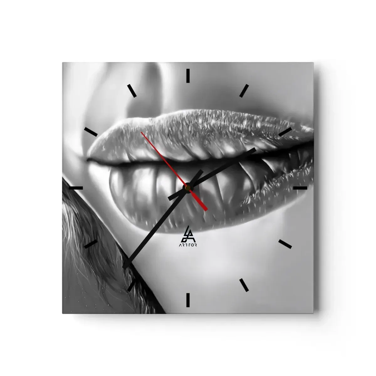 Reloj de pared - Reloj de vidrio - Primer plano en blanco y negro de los labios de una mujer con efecto brillante y detalles. - 30x30cm - Sé lo que estás pensando... - Decoración de pared moderna para salón y dormitorio ARTTOR