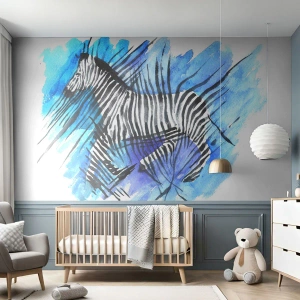 Fotomural Standard Eco - Cebra de acuarela sobre un fondo abstracto en tonos azules. - 100x70cm - Oculto en las rayas - Decoración de pared moderna para salón y dormitorio ARTTOR