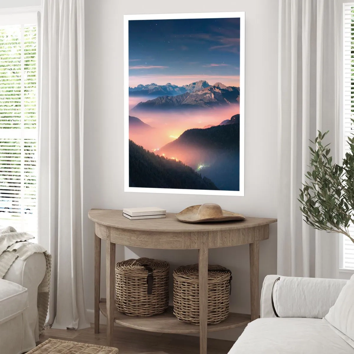 Póster - Una vista mágica de los valles montañosos iluminados por la luz nocturna. - 50x70cm - Luz en los valles - Decoración de pared moderna para salón y dormitorio ARTTOR
