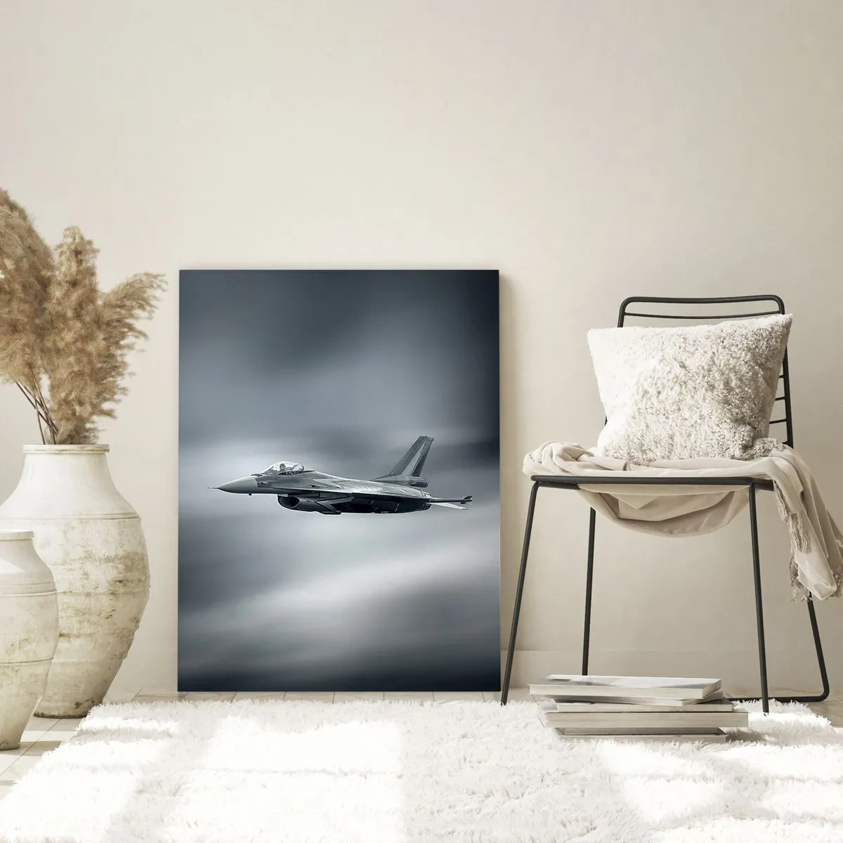 Cuadro sobre vidrio - Impresiones sobre Vidrio - Un avión de combate en vuelo contra un cielo nublado. - 80x120cm - ¿Quieres un reto? - Decoración de pared moderna para salón y dormitorio ARTTOR