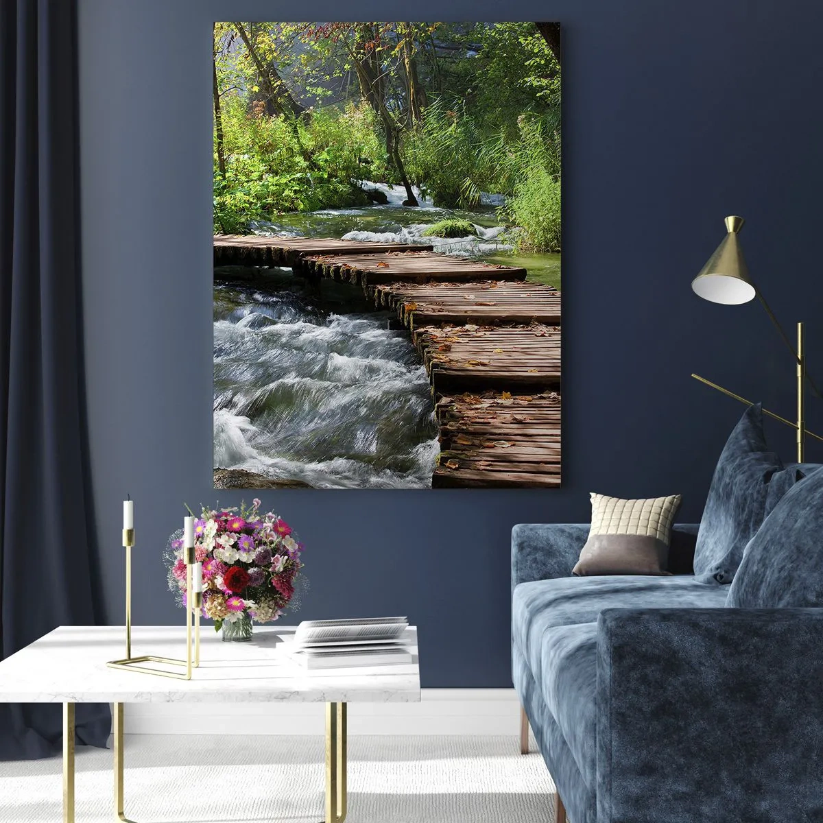 Cuadro sobre vidrio - Impresiones sobre Vidrio - Un puente de madera sobre un arroyo caudaloso - 50x70cm - Sobre una cascada de espuma - Decoración de pared moderna para salón y dormitorio ARTTOR