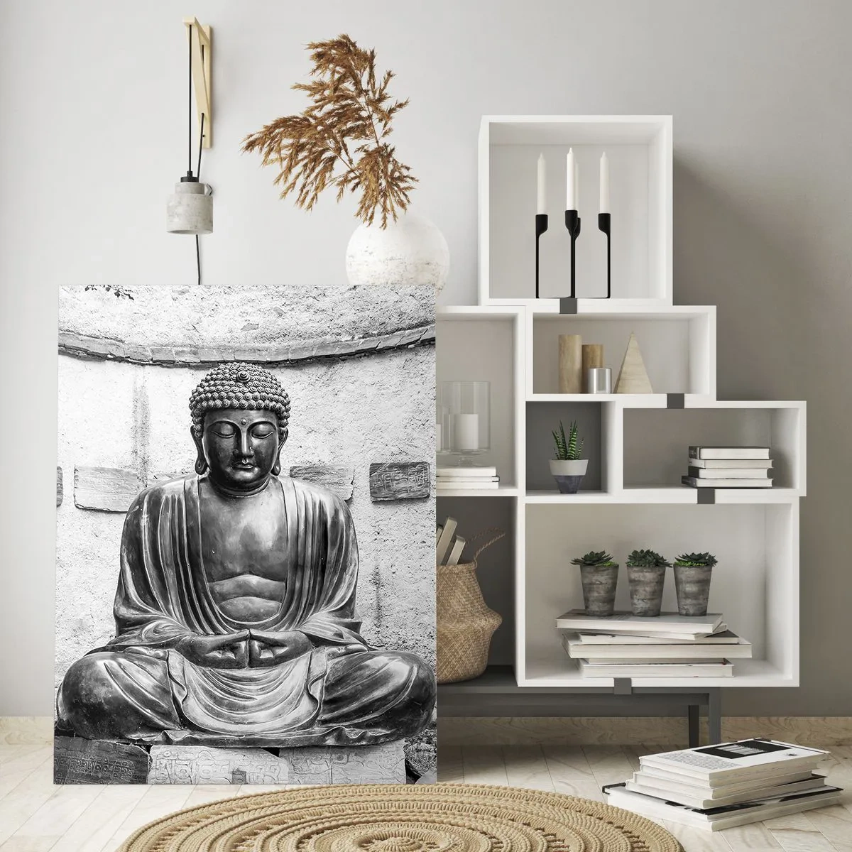 Cuadro sobre vidrio - Impresiones sobre Vidrio - Estatua en blanco y negro de Buda en pose meditativa. - 50x70cm - En la fuente de la paz - Decoración de pared moderna para salón y dormitorio ARTTOR