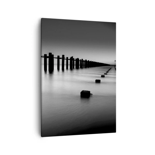 Cuadro sobre lienzo - Impresión de Imagen - Postes de madera y bloques de hormigón sumergidos en agua en tonos blanco y negro - 50x70cm - Valles grises en la niebla - Decoración de pared moderna para salón y dormitorio ARTTOR