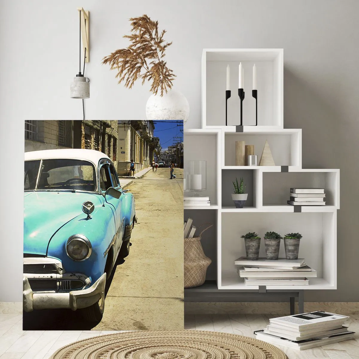 Cuadro sobre vidrio - Impresiones sobre Vidrio - Coche azul antiguo en la calle bajo el sol - 50x70cm - ¡Viva Cuba! - Decoración de pared moderna para salón y dormitorio ARTTOR