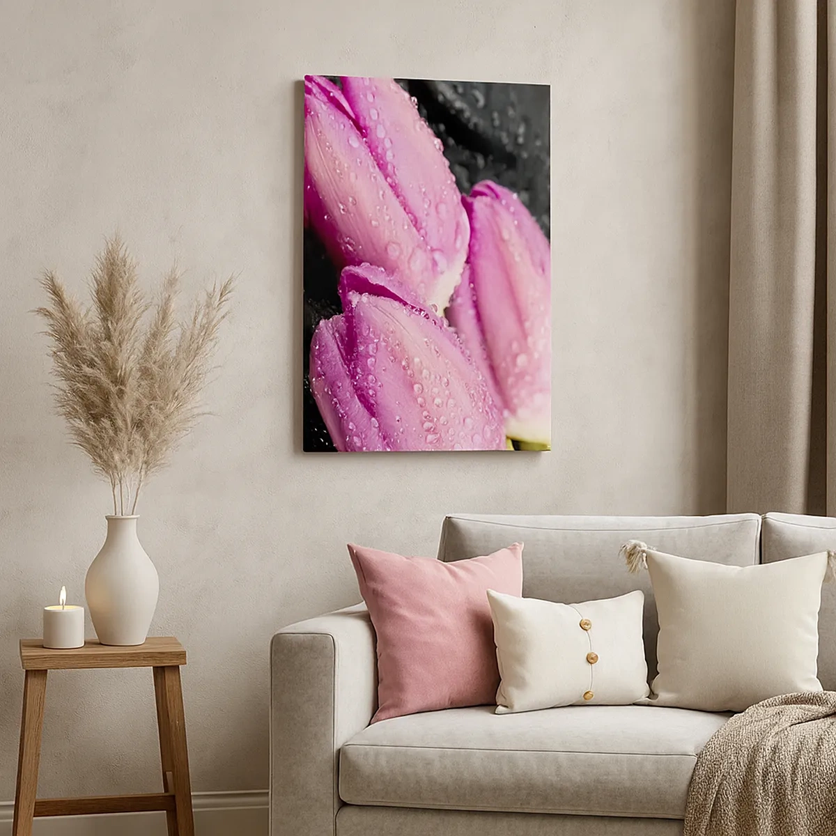 Cuadro sobre lienzo - Impresión de Imagen - Tres tulipanes rosas con gotas de agua sobre un fondo negro. - 50x70cm - Lilas sobre piedra negra - Decoración de pared moderna para salón y dormitorio ARTTOR
