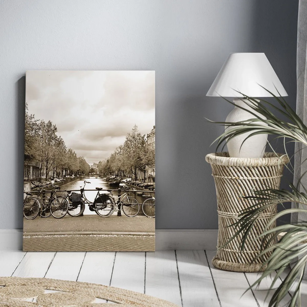 Cuadro sobre lienzo - Impresión de Imagen - Puente para bicicletas sobre el canal en sepia - 50x70cm - Holanda solo hay una - Decoración de pared moderna para salón y dormitorio ARTTOR