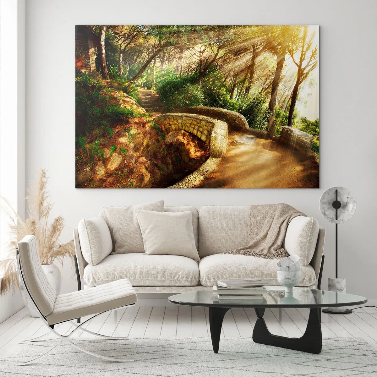 Cuadro sobre vidrio - Impresiones sobre Vidrio - Los rayos del sol iluminan el puente y el sendero del bosque. - 100x70cm - Directamente desde el puente hacia el bosque de las hadas - Decoración de pared moderna para salón y dormitorio ARTTOR