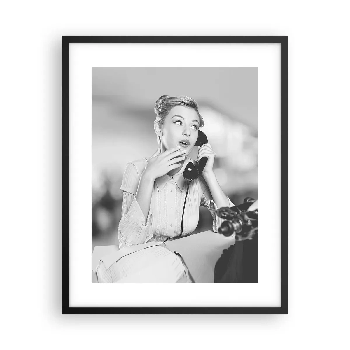 Póster en marco negro - ¿Diga?, estamos en los años 50. - 40x50 cm
