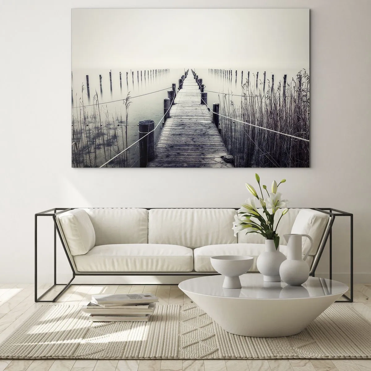 Cuadro sobre vidrio - Impresiones sobre Vidrio - Un puente de madera conduce a las profundidades de un lago tranquilo en la niebla. - 100x70cm - Sumergirse en la paz - Decoración de pared moderna para salón y dormitorio ARTTOR