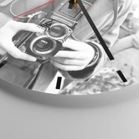 Esfera sin numeración, con rayas