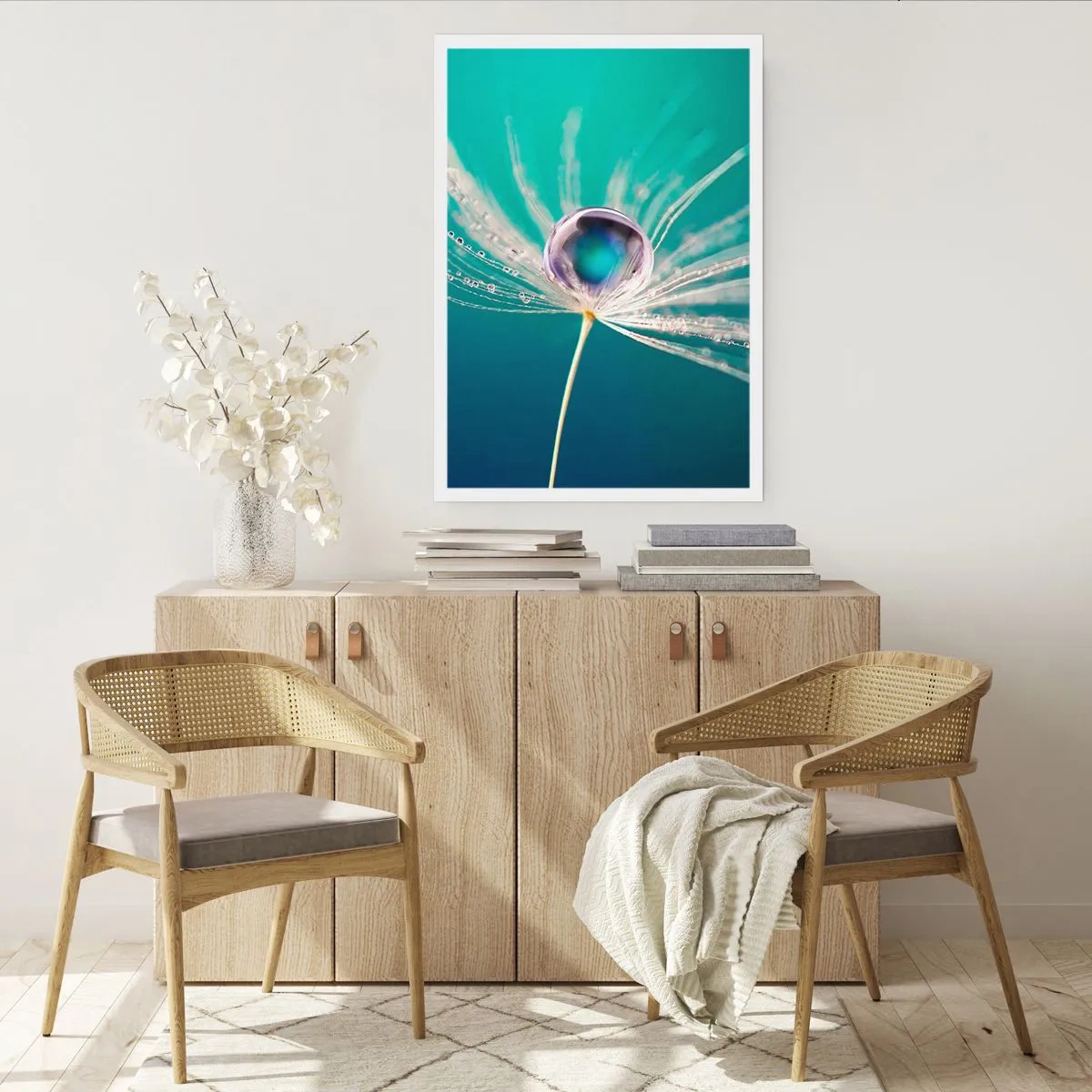 Póster - Fotografía macro de una gota de agua sobre un diente de león. - 50x70cm - Momento místico - Decoración de pared moderna para salón y dormitorio ARTTOR