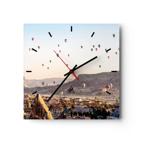 Reloj de pared - Reloj de vidrio - Capadocia con globos con el telón de fondo de pintorescas colinas. - 30x30cm - Surcando los cielos - Decoración de pared moderna para salón y dormitorio ARTTOR