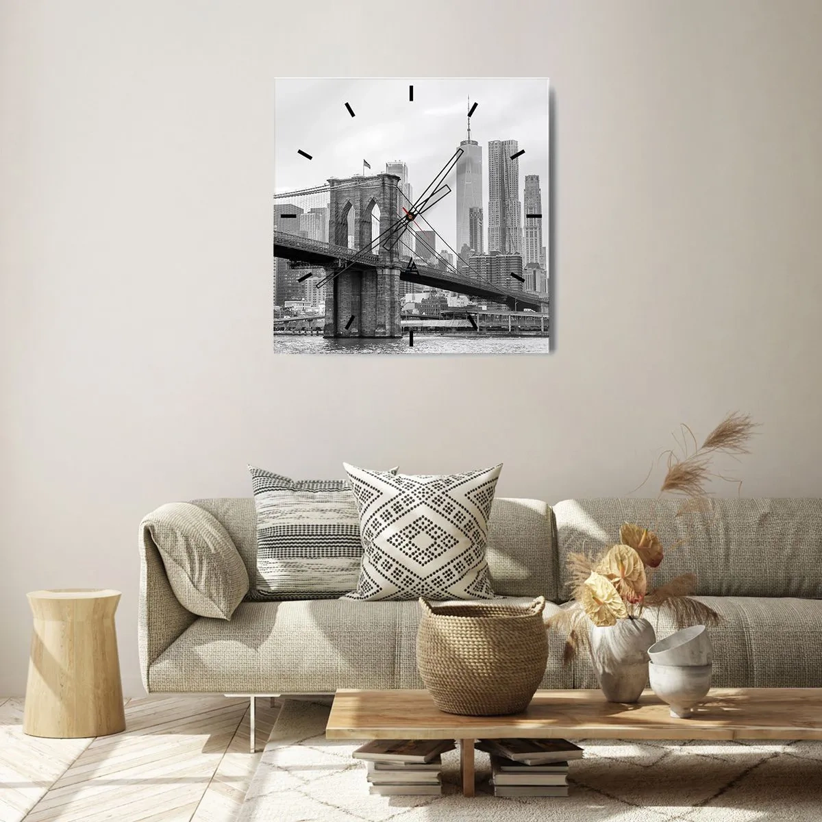 Reloj de pared - Reloj de vidrio - Puente de Brooklyn con rascacielos de Nueva York al fondo - 30x30cm - Vibraciones de Nueva York - Decoración de pared moderna para salón y dormitorio ARTTOR