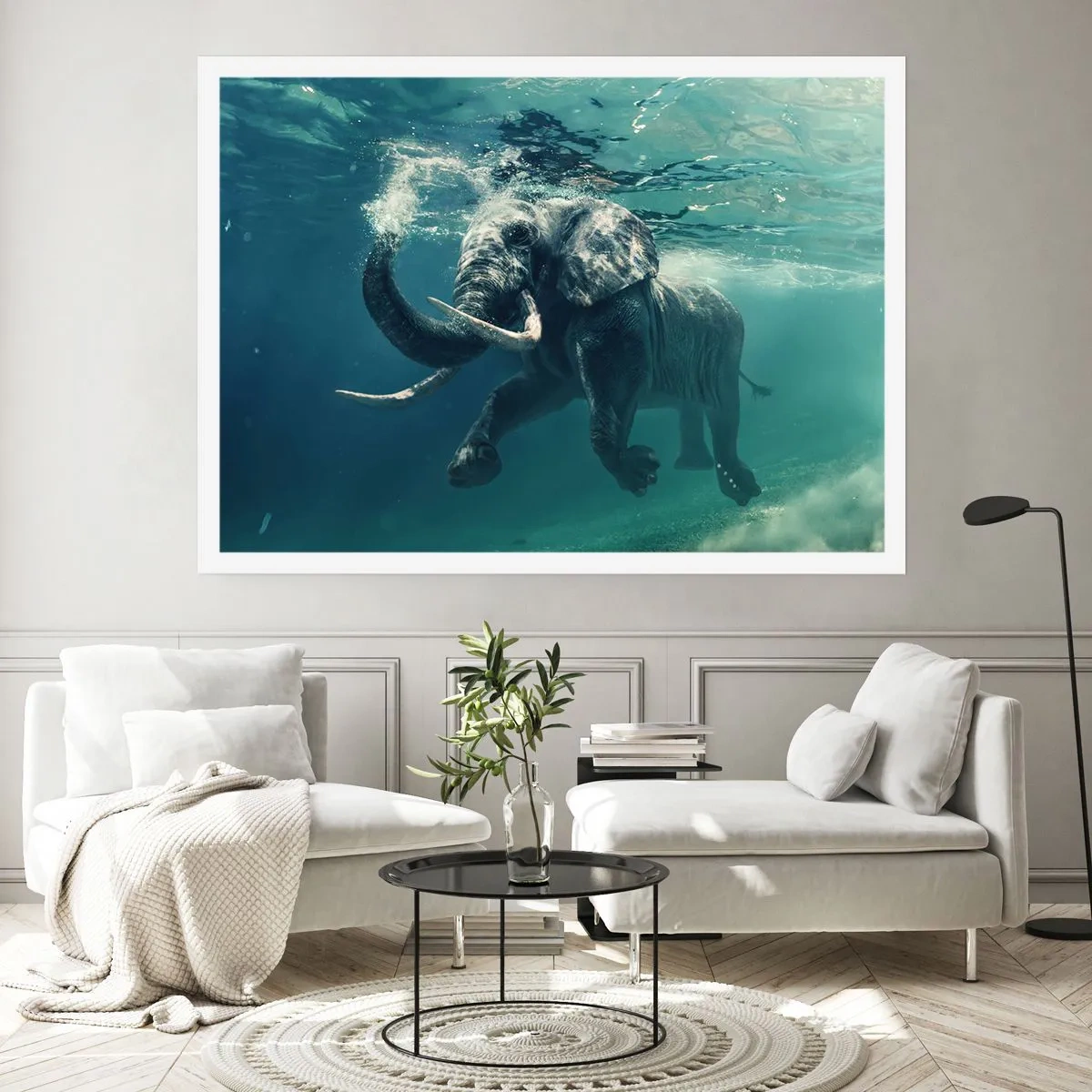 Póster - Un elefante nadando bajo el agua en las profundidades turquesas. - 100x70cm - A todos nos gusta nadar - Decoración de pared moderna para salón y dormitorio ARTTOR