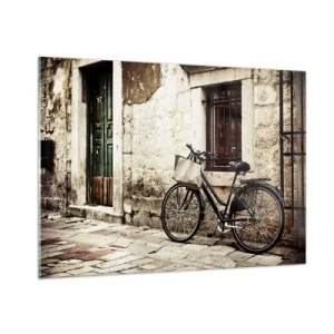 Cuadro sobre vidrio - Impresiones sobre Vidrio - Una bicicleta en blanco y negro apoyada contra una antigua casa de vecindad. - 100x70cm - Regreso al pasado - Decoración de pared moderna para salón y dormitorio ARTTOR