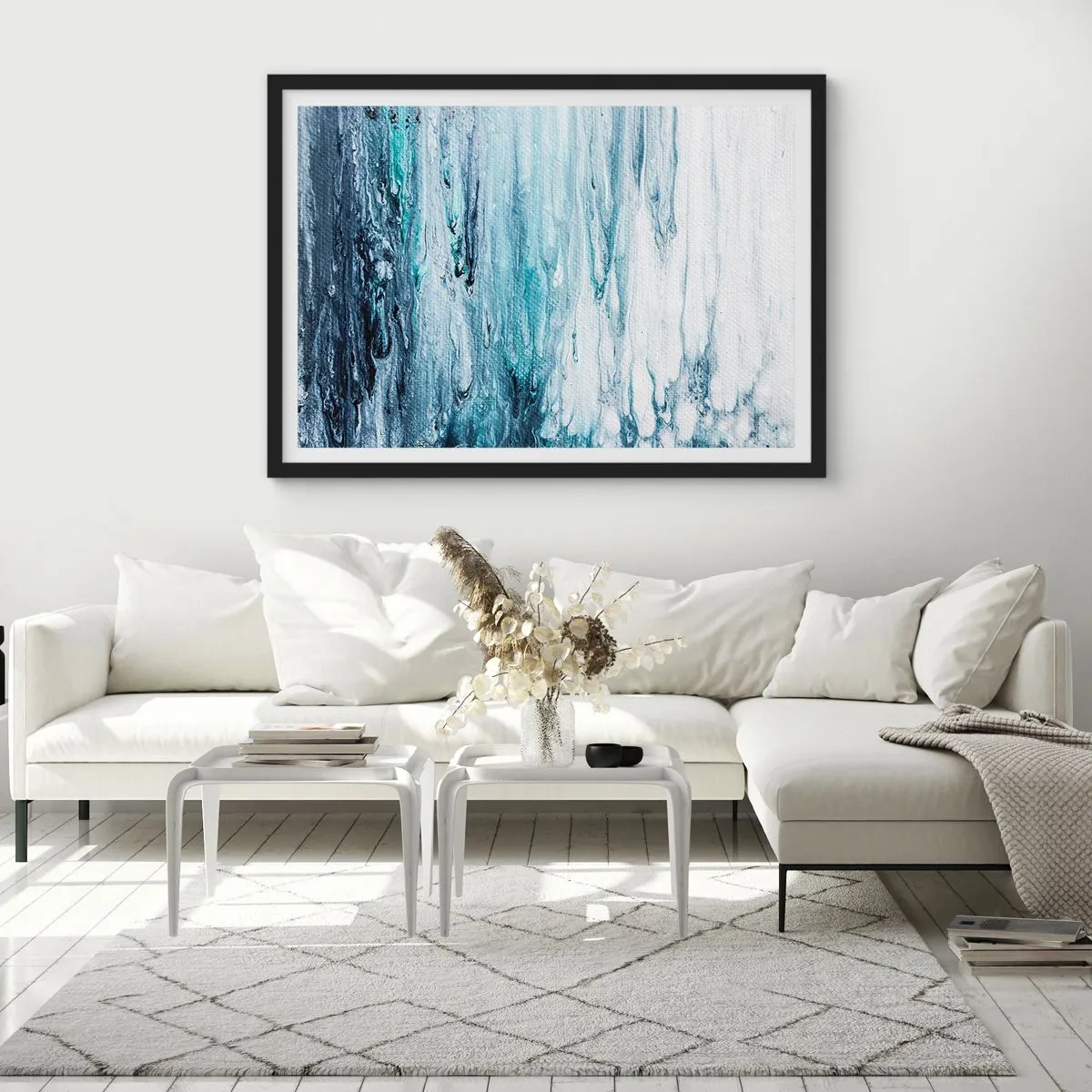 Póster en marco negro - Rayas abstractas azules y blancas que se asemejan a carámbanos - 70x50cm - Carámbanos de azul - Decoración de pared moderna para salón y dormitorio ARTTOR