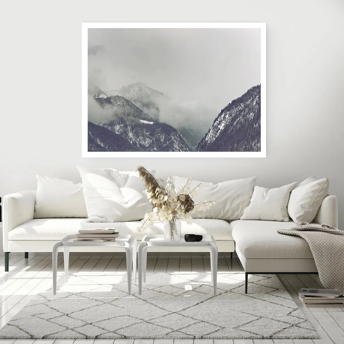 Póster - Un valle de montaña envuelto en niebla en tonos grises. - 100x70cm - Valle de la niebla - Decoración de pared moderna para salón y dormitorio ARTTOR