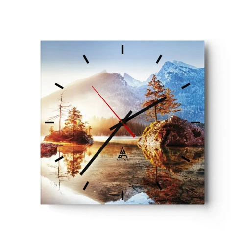 Reloj de pared - Reloj de vidrio - Un lago con islas y montañas al fondo al amanecer. - 30x30cm - La naturaleza bajo la luz - Decoración de pared moderna para salón y dormitorio ARTTOR