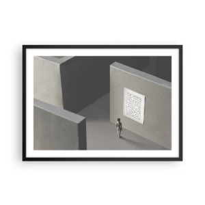 Póster en marco negro - Una figura en un laberinto mirando un mapa colgado. - 70x50cm - ¿Pero dónde estoy? - Decoración de pared moderna para salón y dormitorio ARTTOR